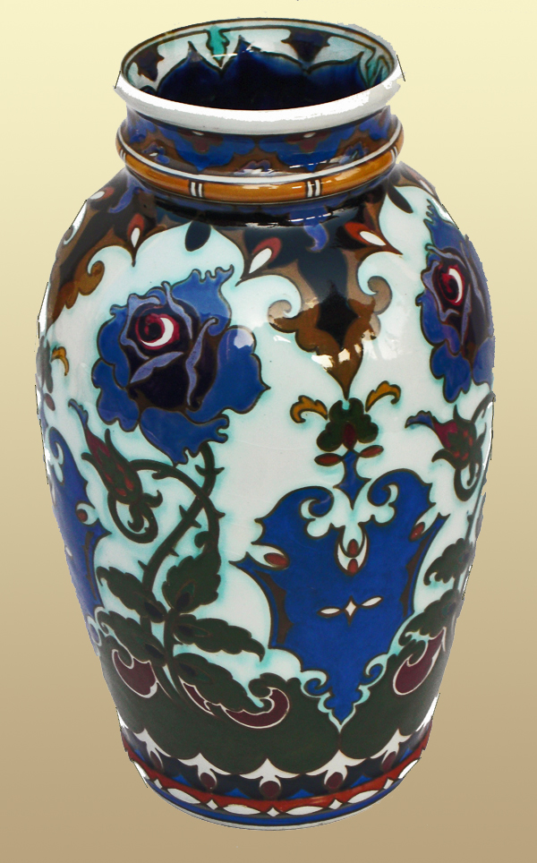 Nr.: 67, On offer decorative pottery made by Rozenburg, Description: (juliana) Plateel Vase, Height 23,7 cm width 14 cm, period: Year 1913, Decorator : unknown, 